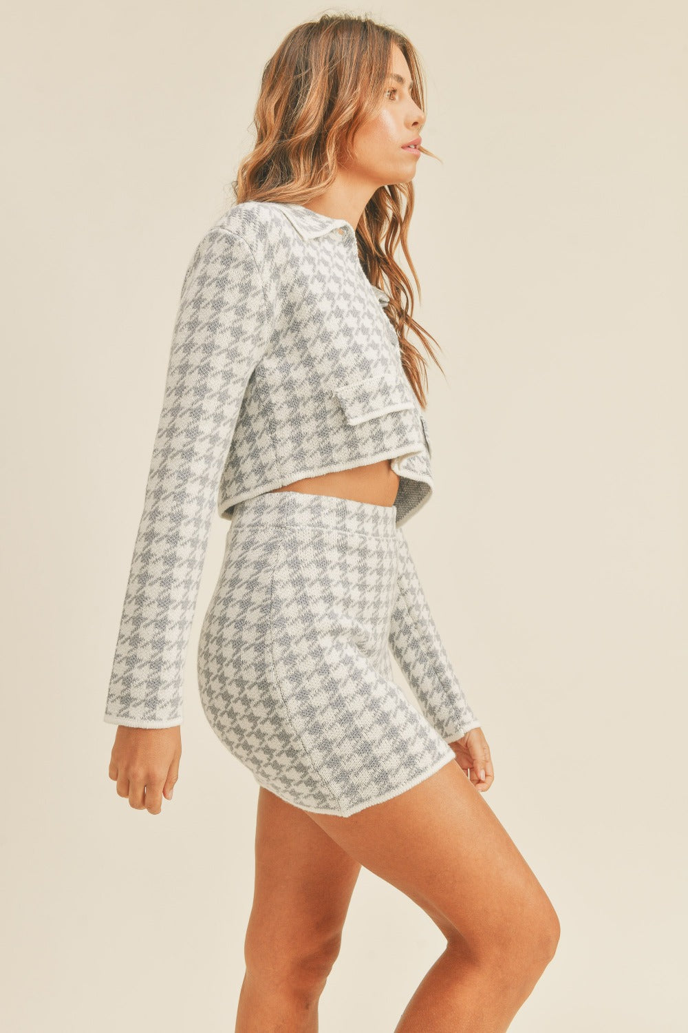 MABLE Houndstooth Cropped Knit Cardigan and Mini Skirt Set – Chic Two-Piece Outfit