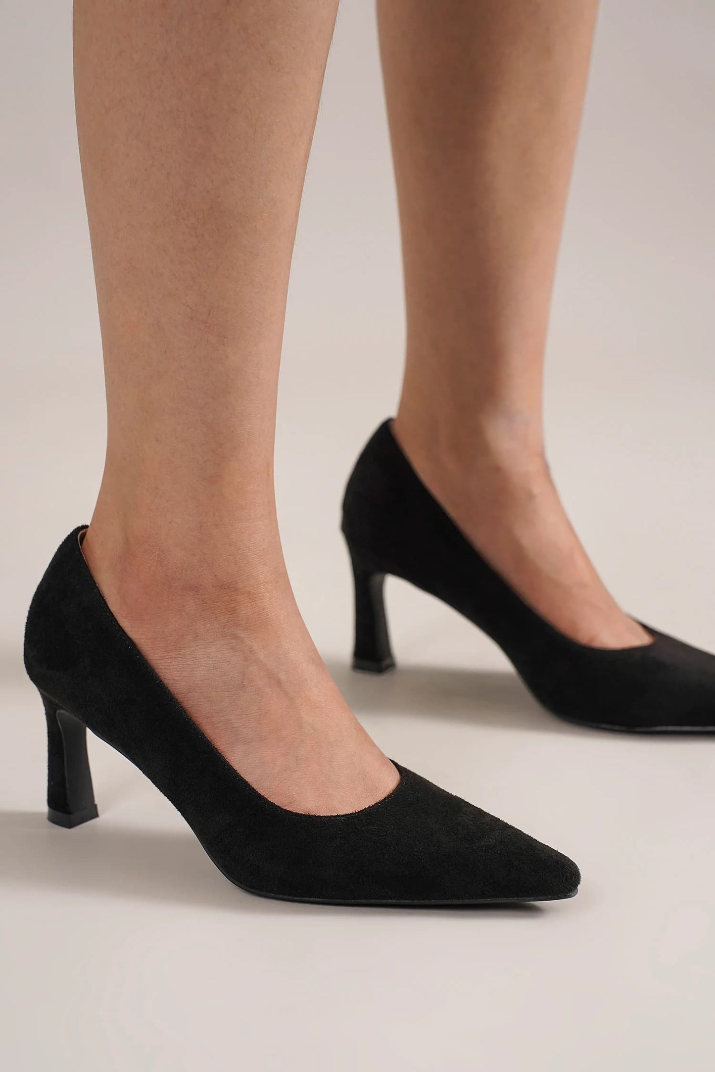 Beast Fashion Faux Suede Point Toe Pumps – Elegant, Timeless Mid Heel Pumps for Every Occasion